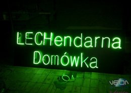 025_neon-studio-design