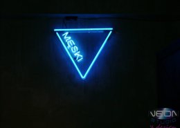 042_neon-studio-design