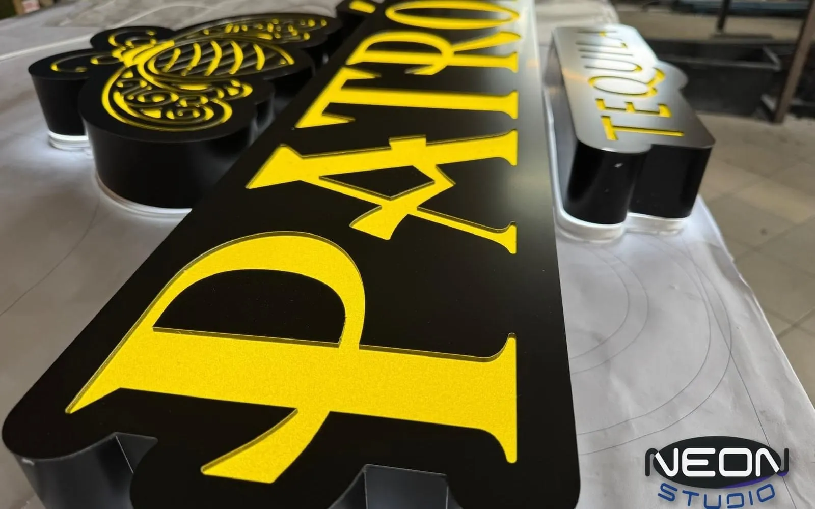 Lightboxes: types and how to choose