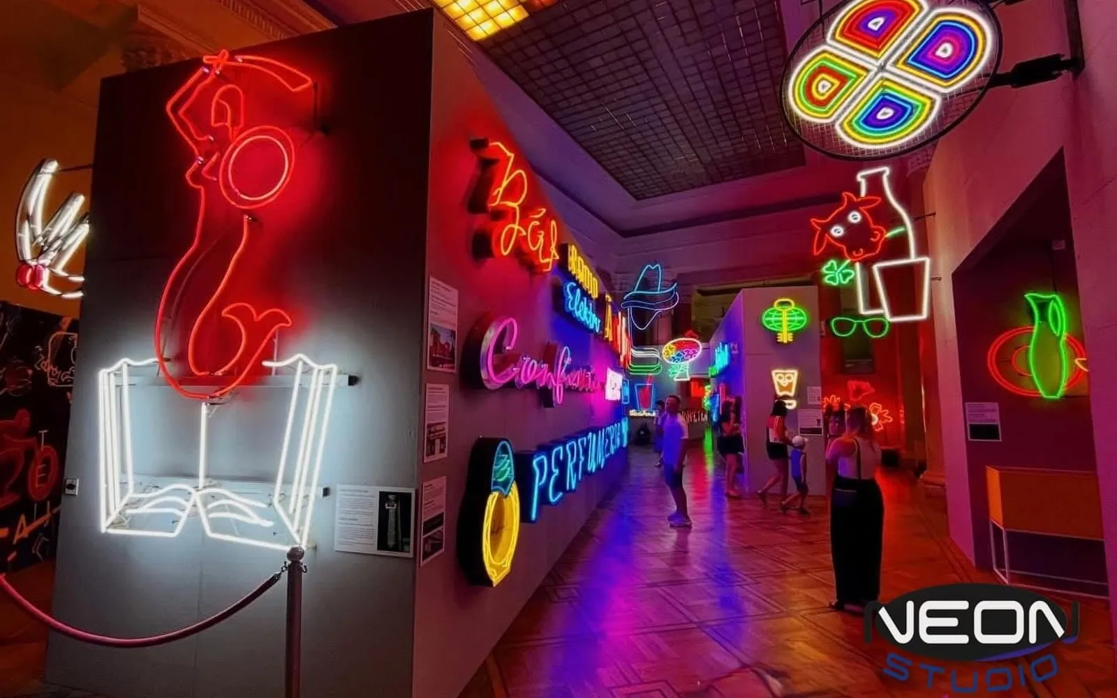 Restoring old neons — repair or replace