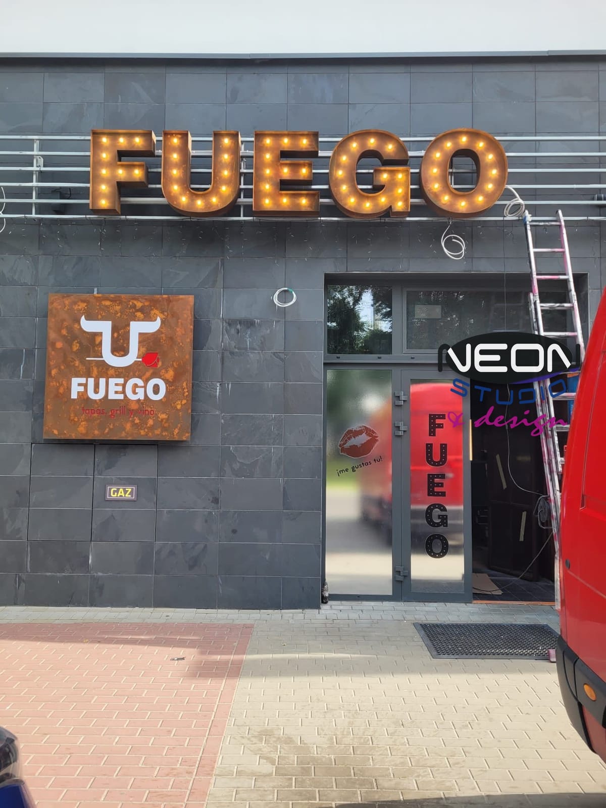 Fuego - Litery żarówkowe (na zewnątrz)