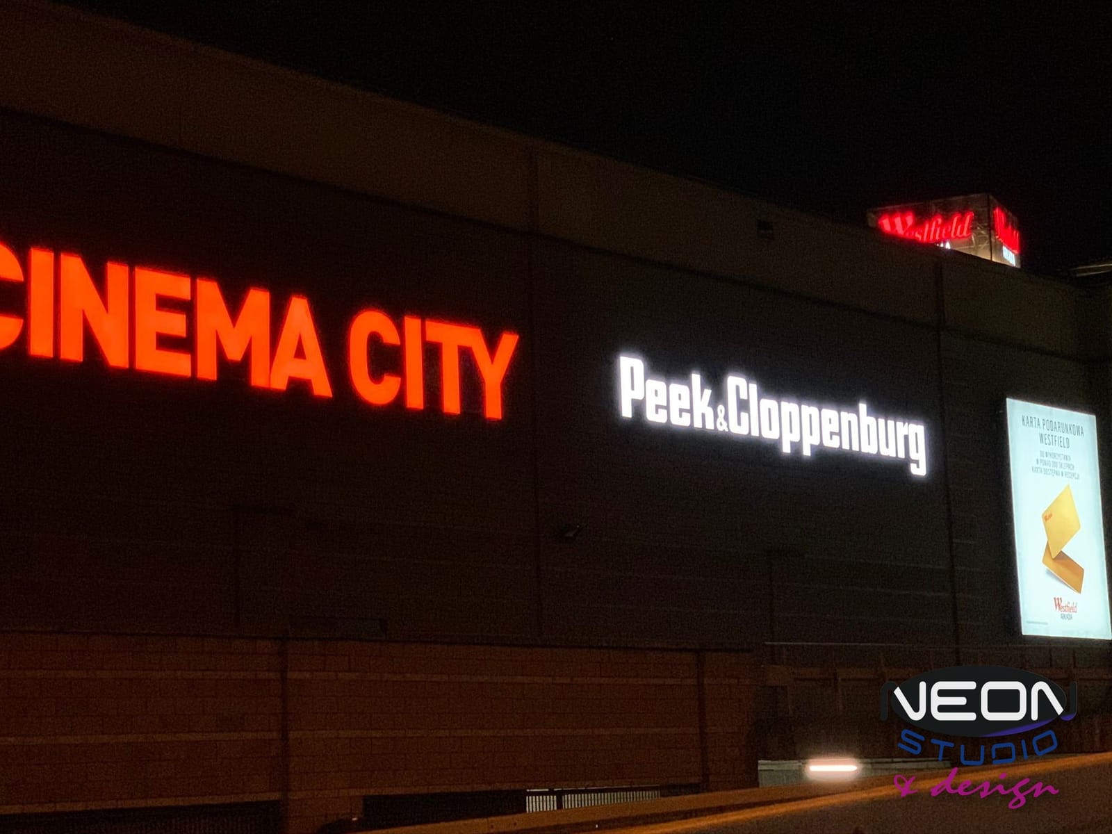 Peek & Cloppenburg / Cinema City - Litery 3D