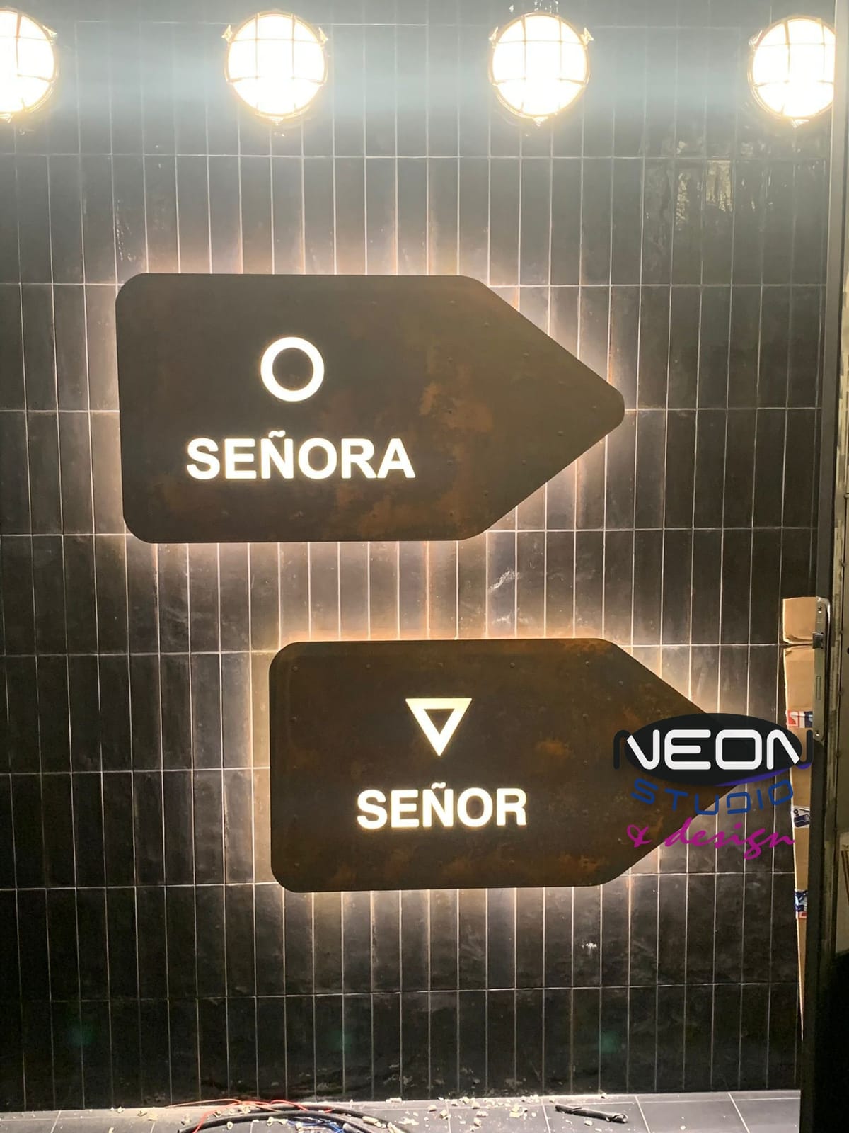 Senora Senor — Light Box