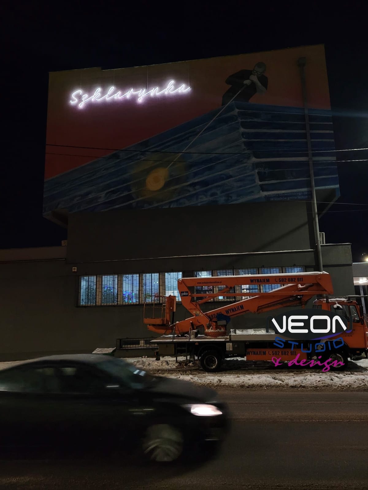 Szklarynka — Neon Installation