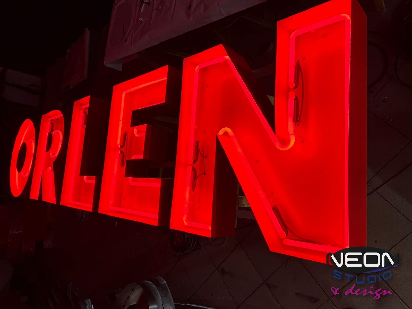 Orlen - Litery przestrzenne
